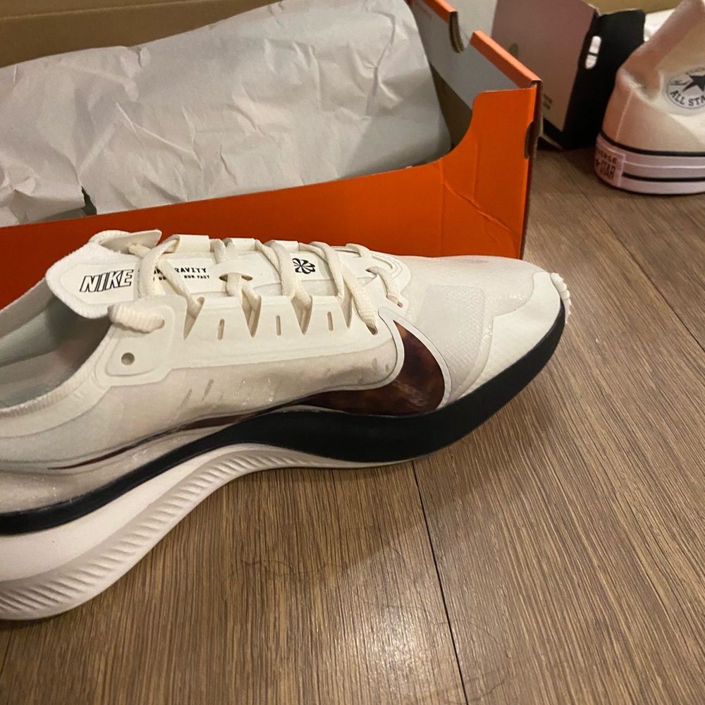 Women’s Nike zoom gravity running shoe